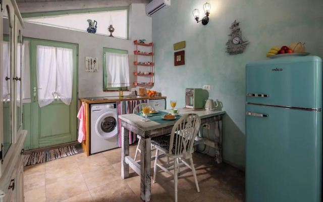 Tiny House With Private Pool Kostrena