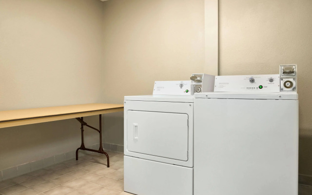 Baymont by Wyndham Blackwell I-35