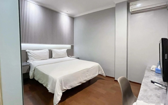 G Hotel