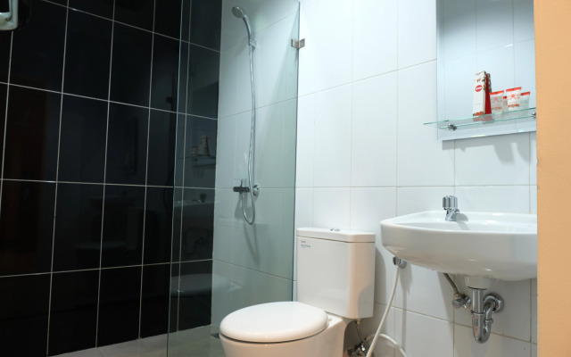 Purple Hotel by OYO Rooms