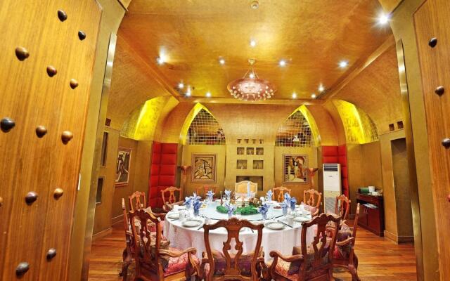 Luxemon Xinjiang Hongfu Hotel