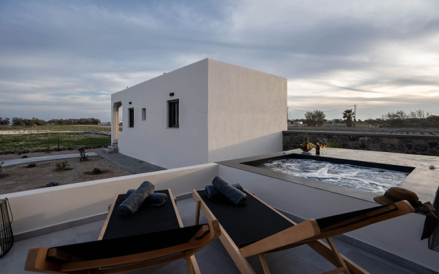 Almira Luxury Suites