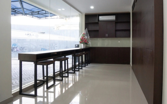 Super OYO Collection O 1626 Alena Residence
