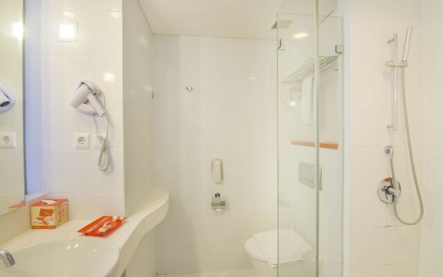 HARRIS Hotel & Conventions Denpasar Bali