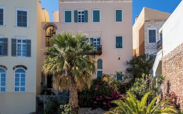 Seaside Neoclassical Property in Vaporia Ermoupoli