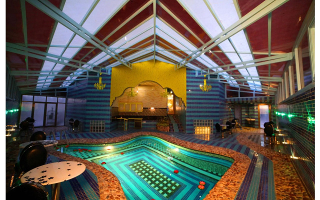 Roomi Suites Hotel
