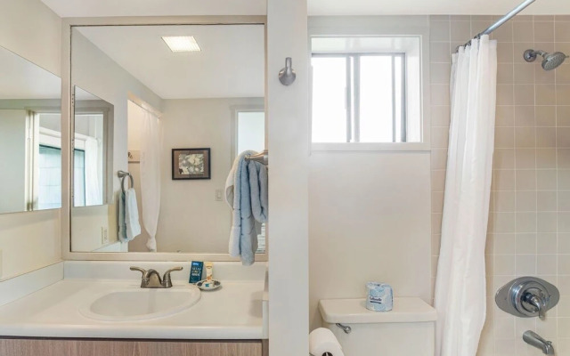 Sealodge G7 2 Bedroom Condo by RedAwning, Princeville