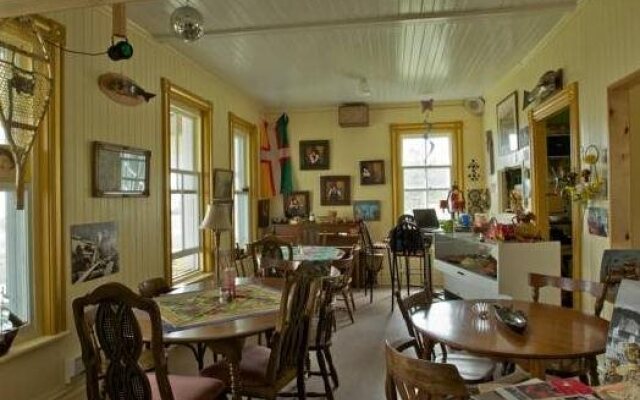 Auberge du Café chez Sam