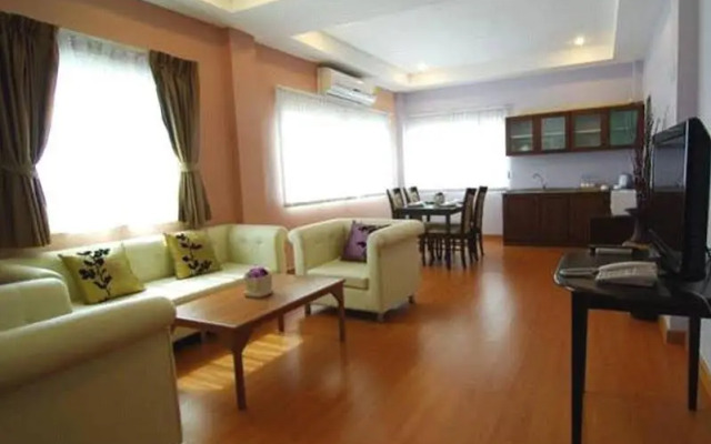 Thanintorn Greenpark Hotel