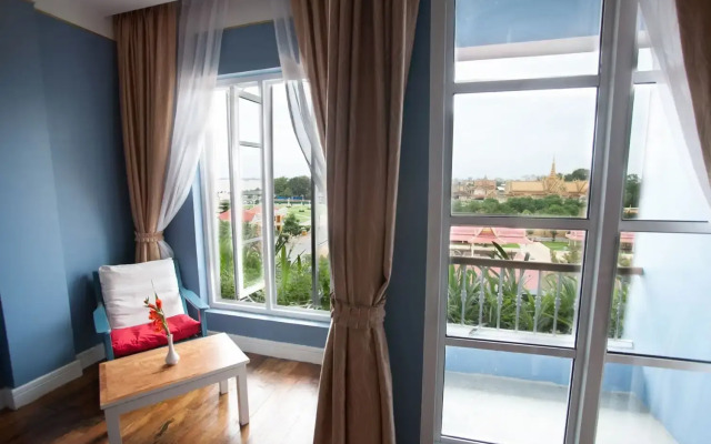 Frangipani Royal Palace Hotel