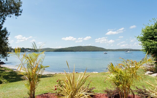 Baywatch - Beachfront Bliss Executive Home