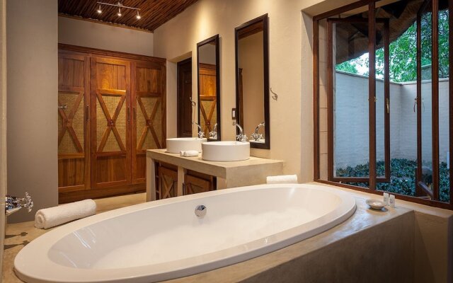 Tuli Safari Lodge