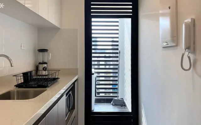 w Comfortable 2BR With Balcony in Miraflores