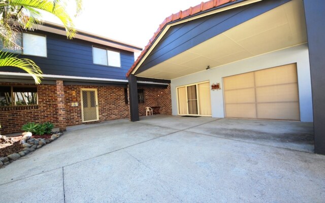 Sandy Feet at Hat Head
