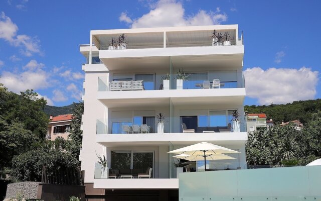 Designed Apartment with Swimming Pool