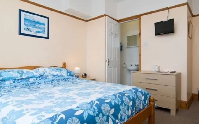 The Three Tees - Guest house