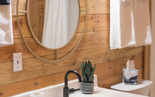 Red Feather Cabins 250