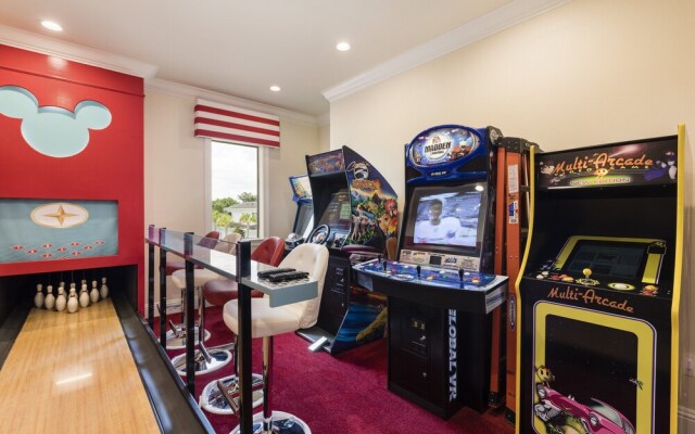 12BR Reunion Pool Home 521 by OVRH