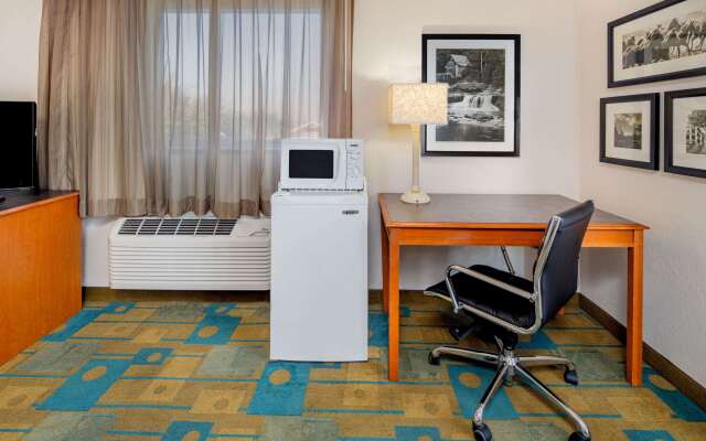 La Quinta Inn & Suites by Wyndham Irvine Spectrum