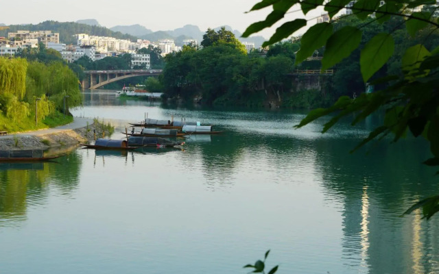 Shuangjiang Holiday Hotel