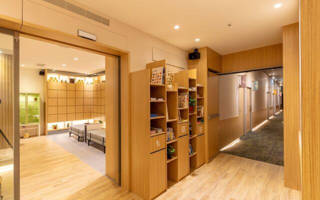 CHO Stay Capsule Hotel - Taoyuan Airport T2