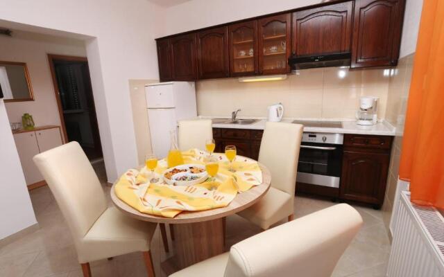 Apartments Davorka - 50m to the sea
