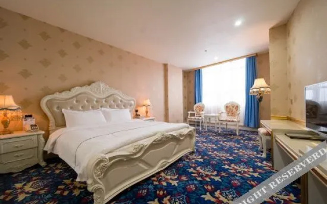 Yuefeng Hotel (Yangjiang Bus Terminal, Wal-Mart)