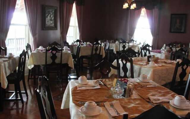Lynwood Inn