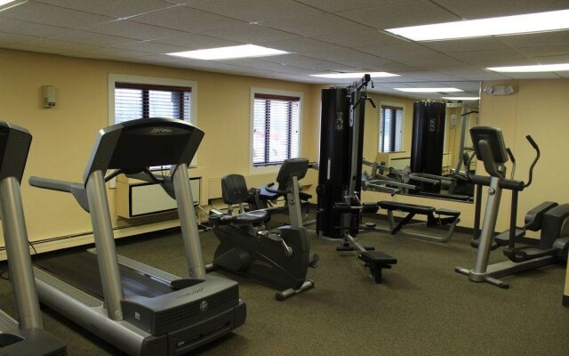 Cottonwood Suites Savannah Hotel & Conference Center