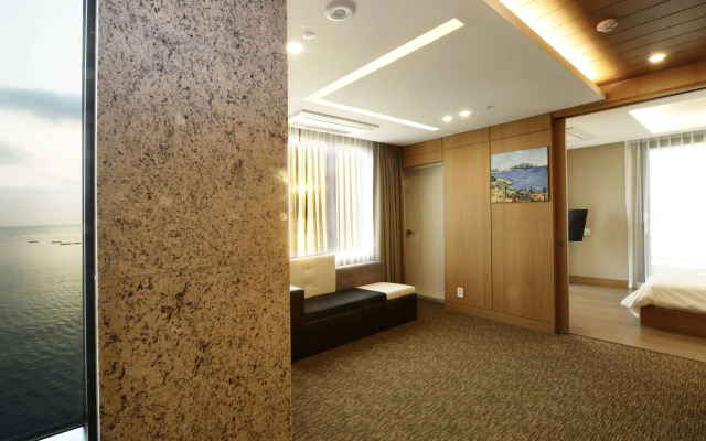 Ramada Sokcho Hotel