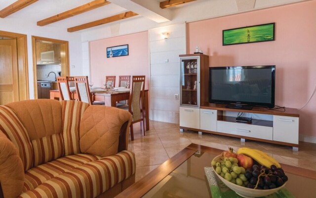 Beautiful Home in Komarna With Wifi and 2 Bedrooms