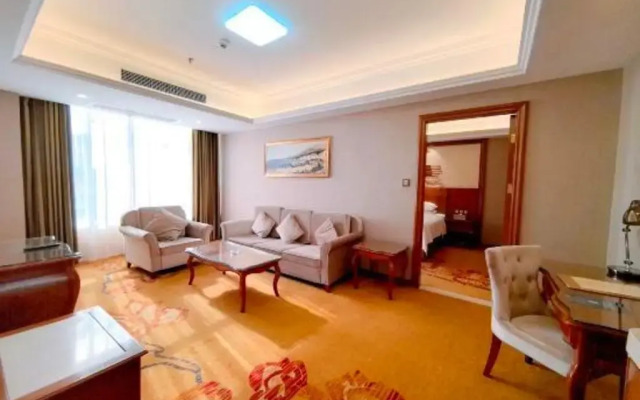 Vienna Hotel (Longmen)