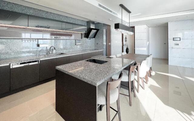 LCT Residence Y Collection