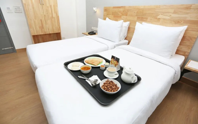 OYO 9931 Hotel Bali Square