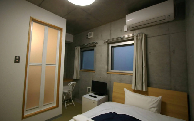 Weekly SHO Hotel Namba