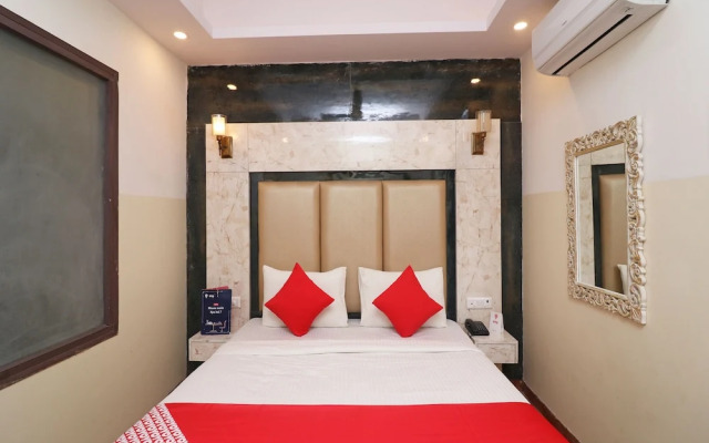 OYO 26161 Plazzo Inn
