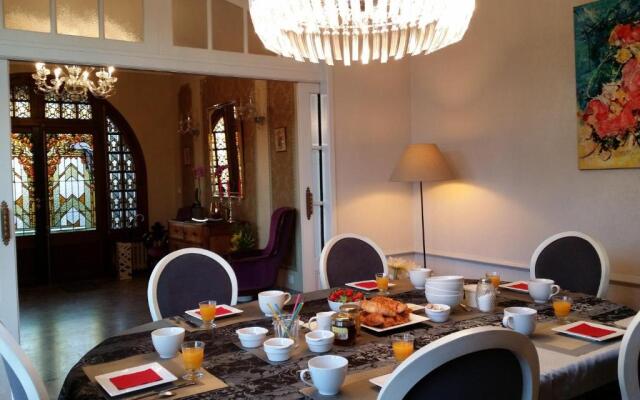 Castel Bayeux Guesthouse