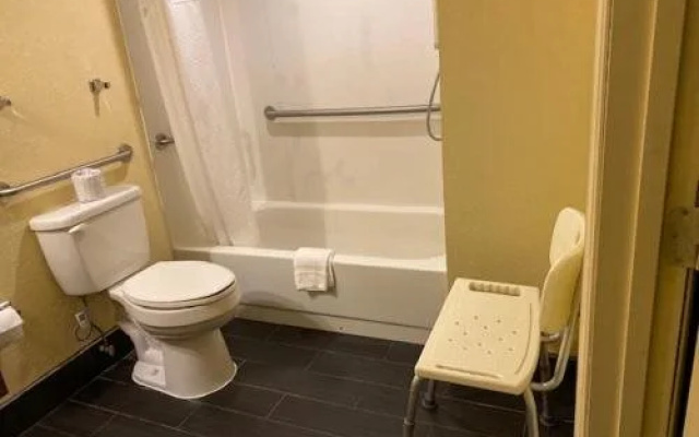 Travelodge Inn & Suites Tallahassee North