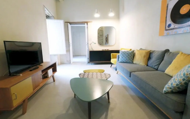 Sr-i754-giude36a1 - Ares Vintage Apartment
