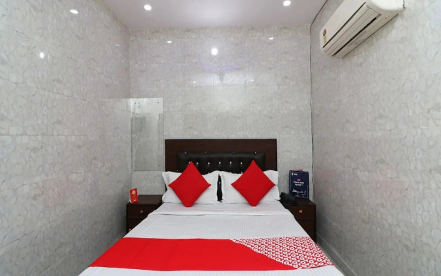 Zaki Hs Near Taj Mahal By OYO Rooms