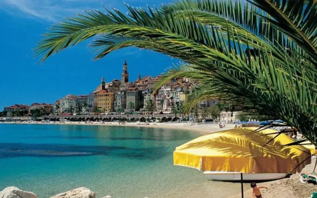 MONACO - Menton - PARKING - Plages - Neuf - 4 Personnes