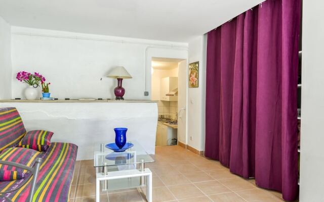Inviting Holiday Home in Rasteau Near Vaison la Romaine