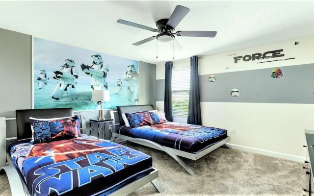 Stunning Villa With Pool, Near All Attractions