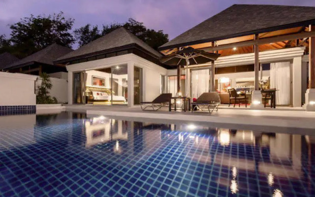 The Pavilions, Suites