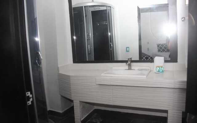 Hotel Dluxe & Suites