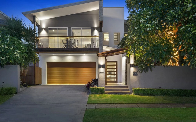 Resort Style Home near Airport & CBD