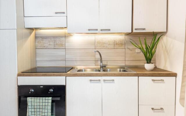 Demetra Seafront Apartment - Parking & Pool