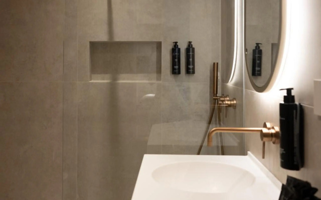 Hi Hotels Sirmione - Lakeview Pool