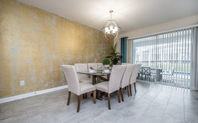 1675 Moonvalley Drive