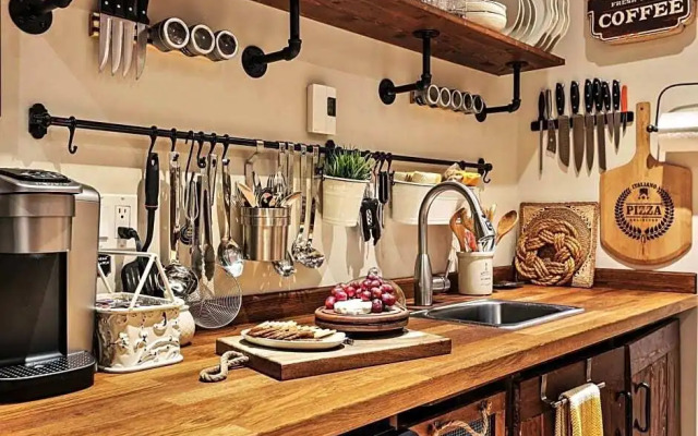 A Suite Retreat - Beyond Bed & Breakfast